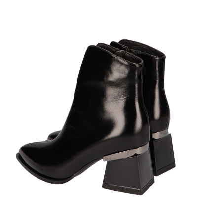 Black colour women ankle boots