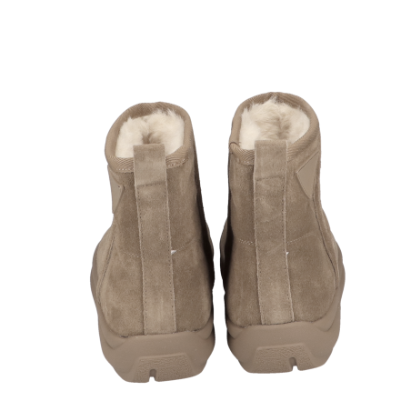 Moteriški pašiltinti aulinukai