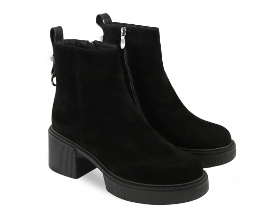 Black colour women winter shoes